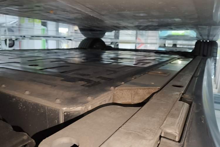 Used Nio ET5 2024 75 kWh Left Side Sill