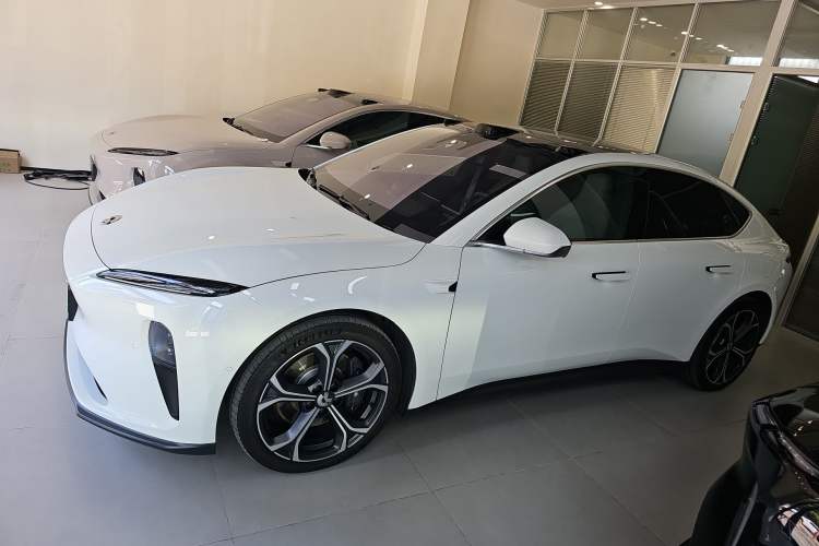 Used Nio ET5 2024 75 kWh Left Side