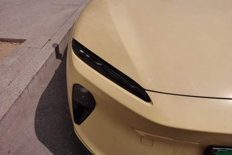 Used Nio ET5 2024 75 kWh Right Front Headlight