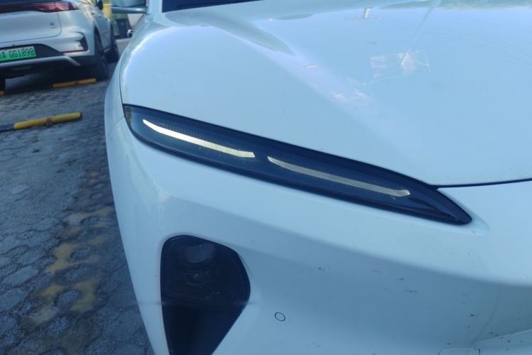 Used Nio ET5 2024 75 kWh Right Front Headlight