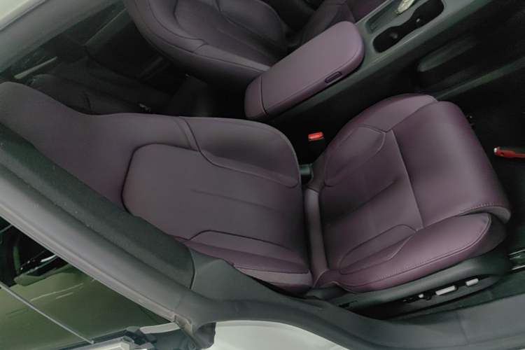 Used Nio ET5 2024 75 kWh Right Front Seat