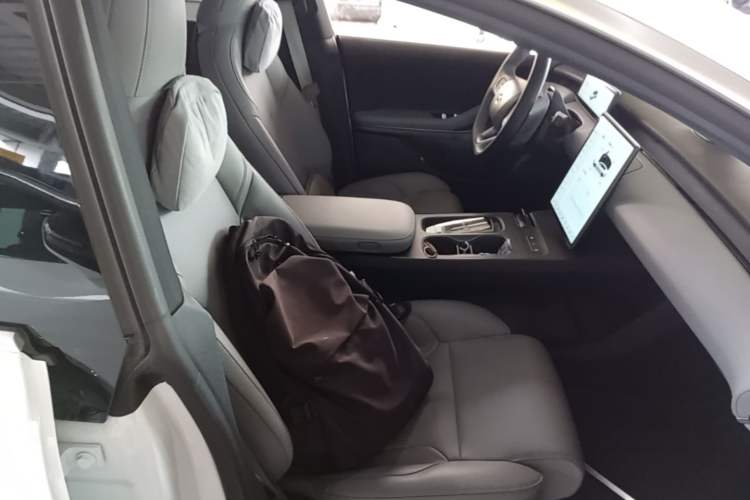 Used Nio ET5 2024 75 kWh Right Front Seat