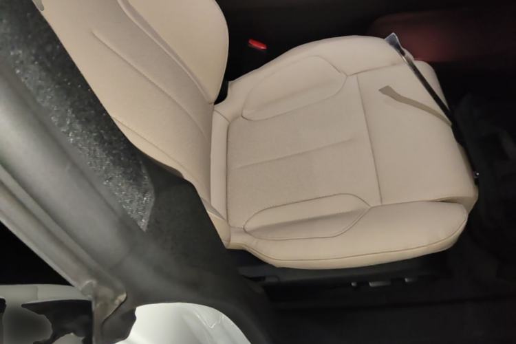 Used Nio ET5 2024 75 kWh Right Front Seat