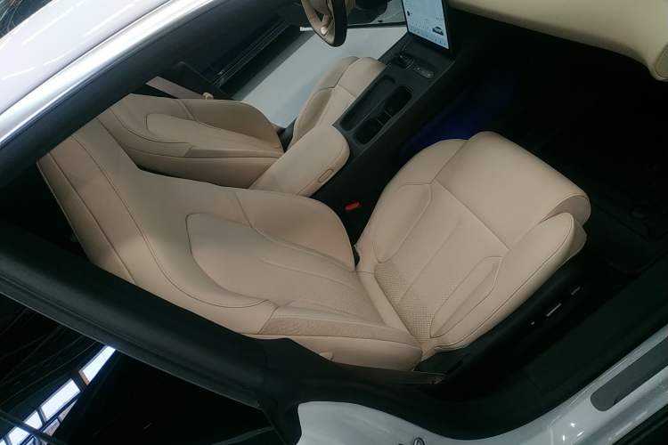 Used Nio ET5 2024 75 kWh Right Front Seat