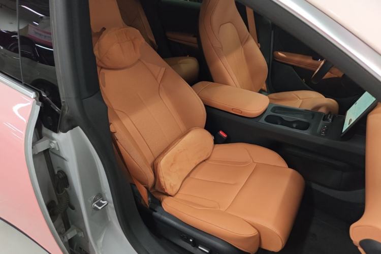 Used Nio ET5 2024 75 kWh Right Front Seat