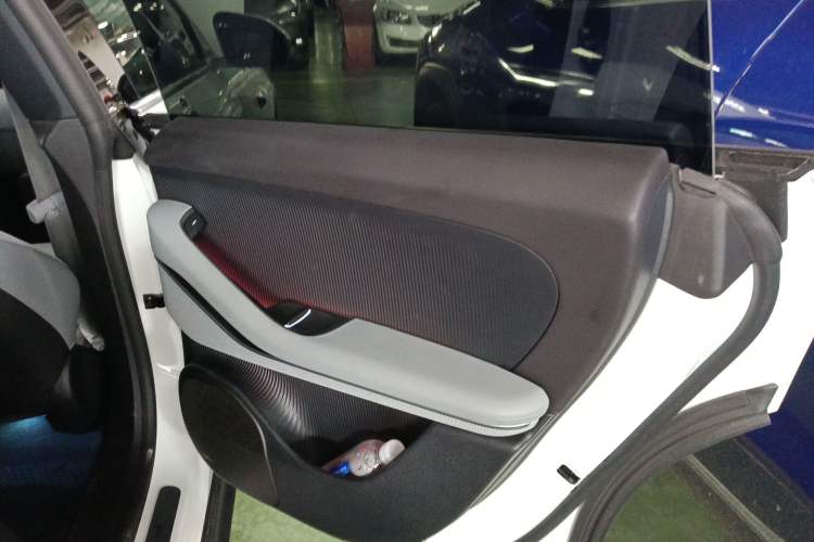 Used Nio ET5 2024 75 kWh Right Rear Door Interior