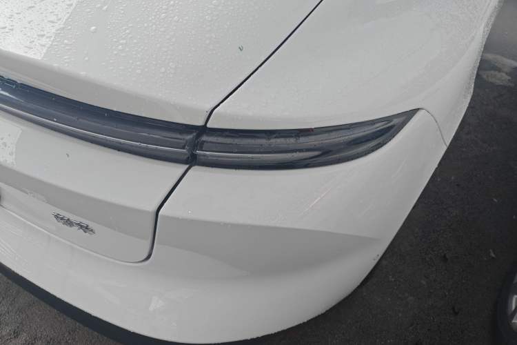 Used Nio ET5 2024 75 kWh Right Rear Taillight