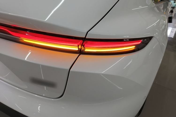 Used Nio ET5 2024 75 kWh Right Rear Taillight