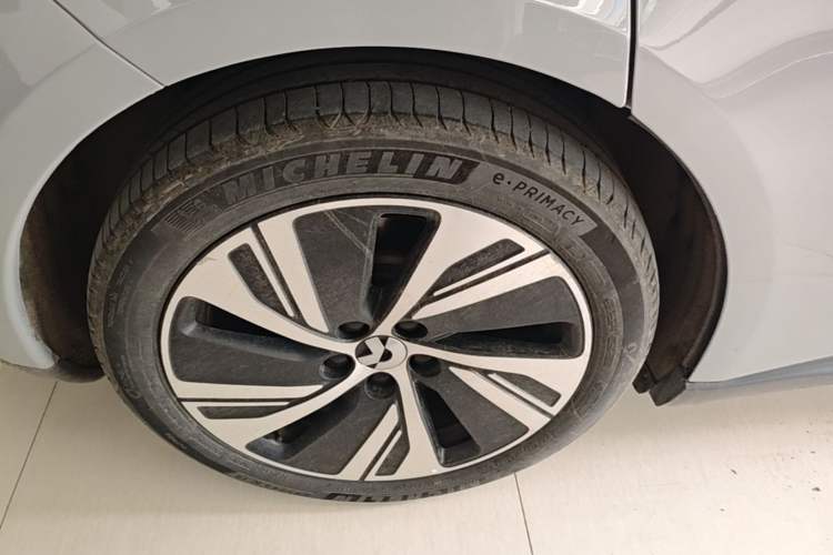 Used Nio ET5 2024 75 kWh Right Rear Wheel Hub