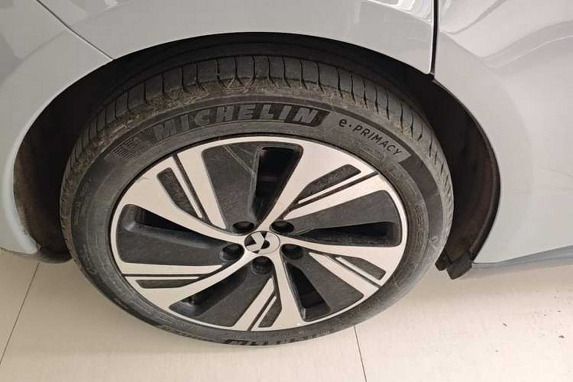 Used Nio ET5 2024 75 kWh Right Rear Wheel Hub