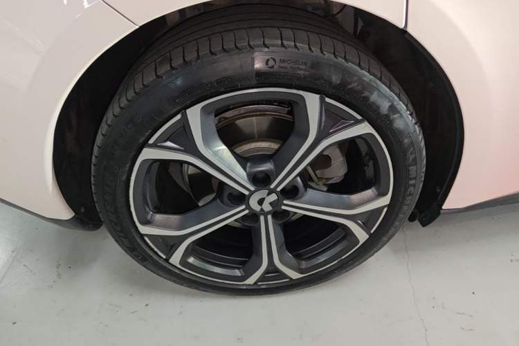 Used Nio ET5 2024 75 kWh Right Rear Wheel Hub