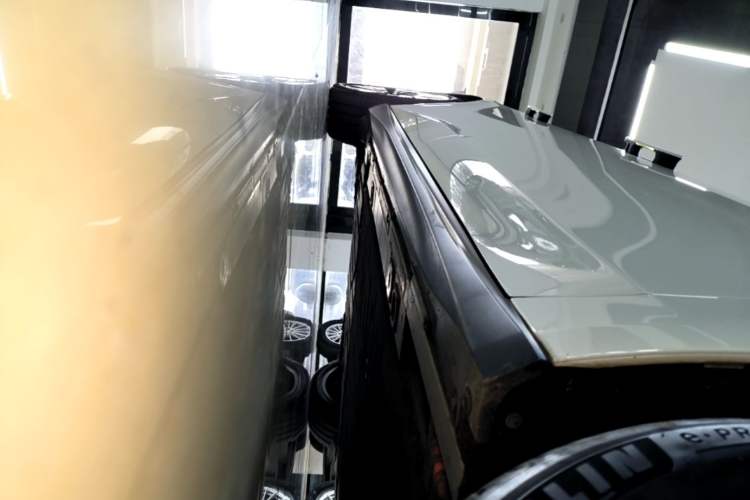 Used Nio ET5 2024 75 kWh Right Side Sill