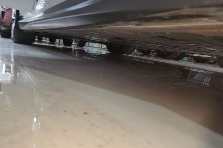 Used Nio ET5 2024 75 kWh Right Side Sill