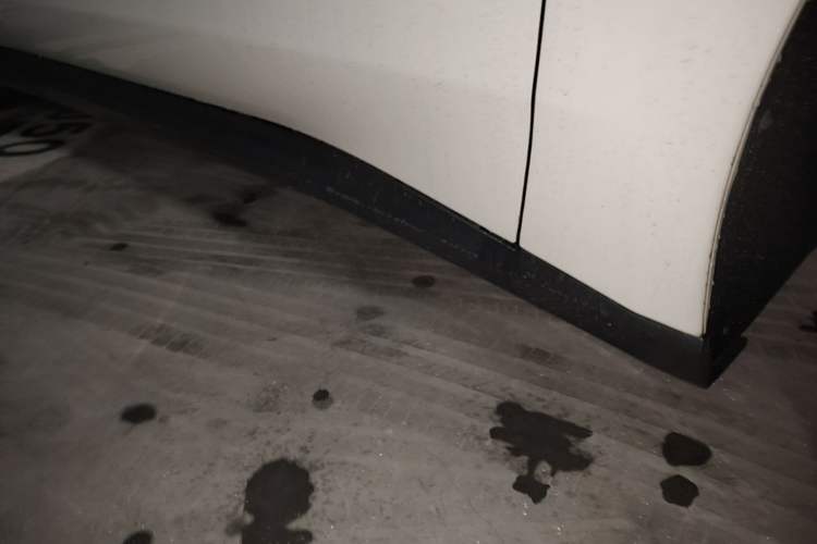 Used Nio ET5 2024 75 kWh Right Side Sill
