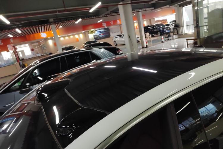 Used Nio ET5 2024 75 kWh Roof