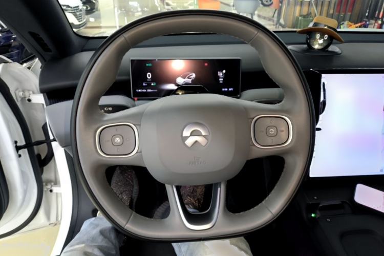 Used Nio ET5 2024 75 kWh Steering Wheel