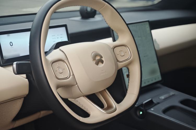 Used Nio ET5 2024 75 kWh Steering Wheel