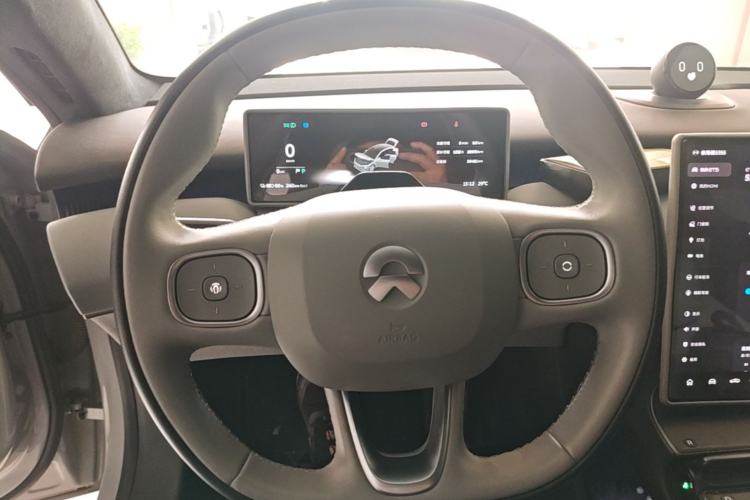 Used Nio ET5 2024 75 kWh Steering Wheel