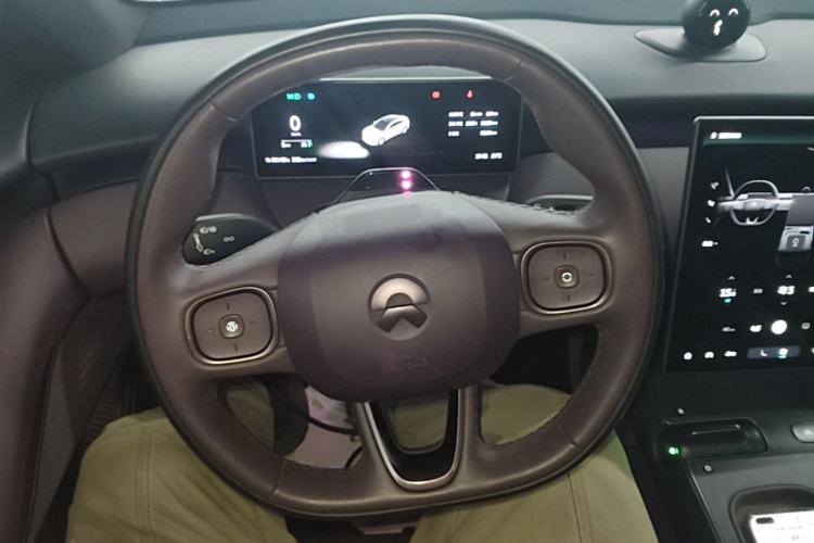 Used Nio ET5 2024 75 kWh Steering Wheel