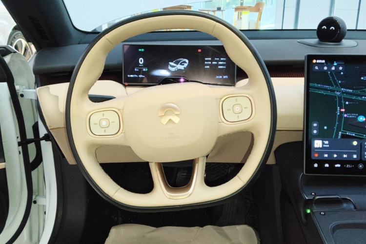 Used Nio ET5 2024 75 kWh Steering Wheel