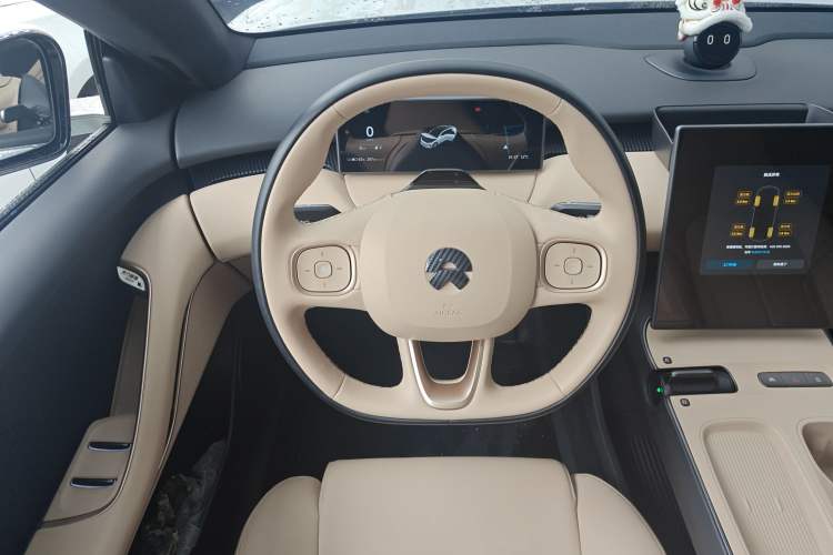 Used Nio ET5 2024 75 kWh Steering Wheel