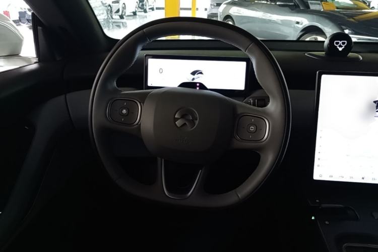 Used Nio ET5 2024 75 kWh Steering Wheel