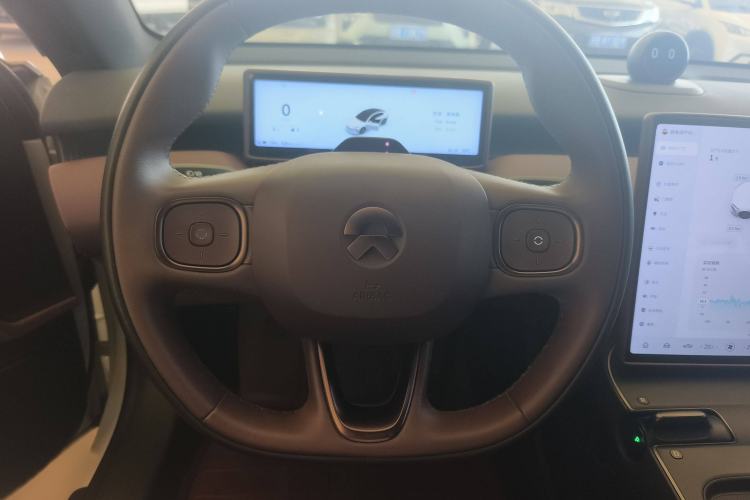 Used Nio ET5 2024 75 kWh Steering Wheel