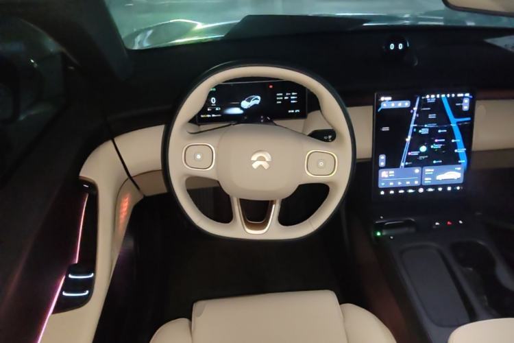 Used Nio ET5 2024 75 kWh Steering Wheel