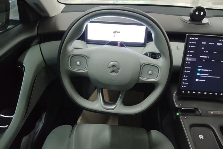 Used Nio ET5 2024 75 kWh Steering Wheel