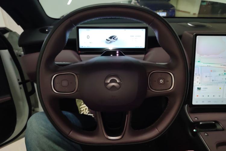 Used Nio ET5 2024 75 kWh Steering Wheel