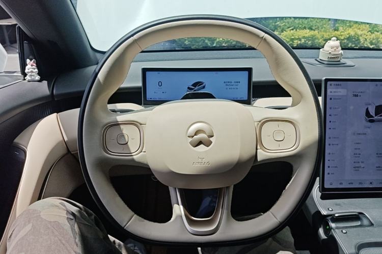 Used Nio ET5 2024 75 kWh Steering Wheel