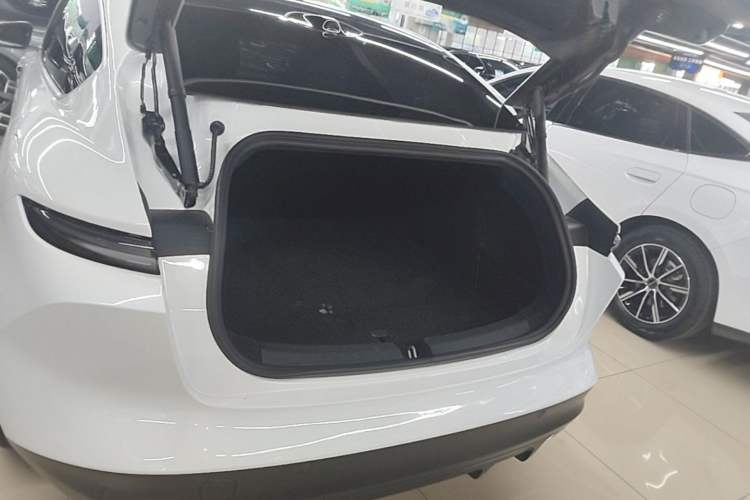Used Nio ET5 2024 75 kWh Trunk