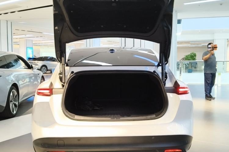 Used Nio ET5 2024 75 kWh Trunk