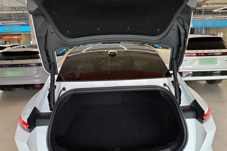 Used Nio ET5 2024 75 kWh Trunk