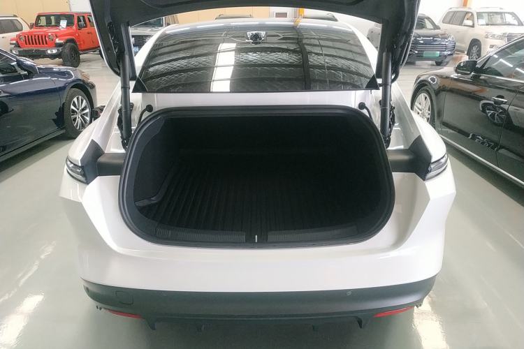 Used Nio ET5 2024 75 kWh Trunk