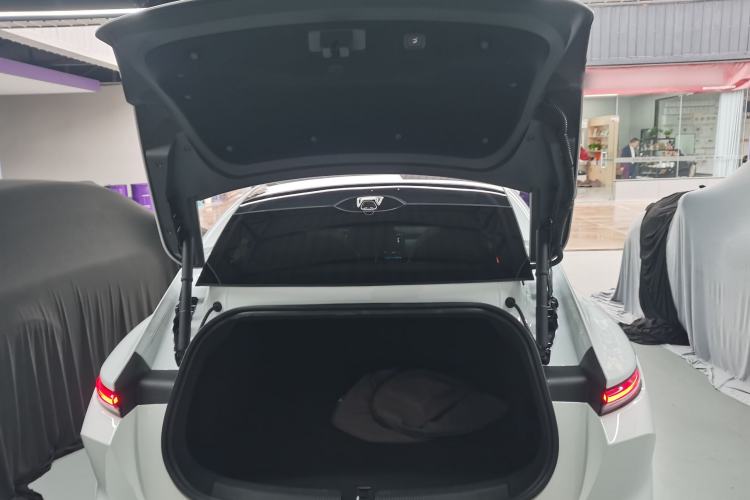 Used Nio ET5 2024 75 kWh Trunk