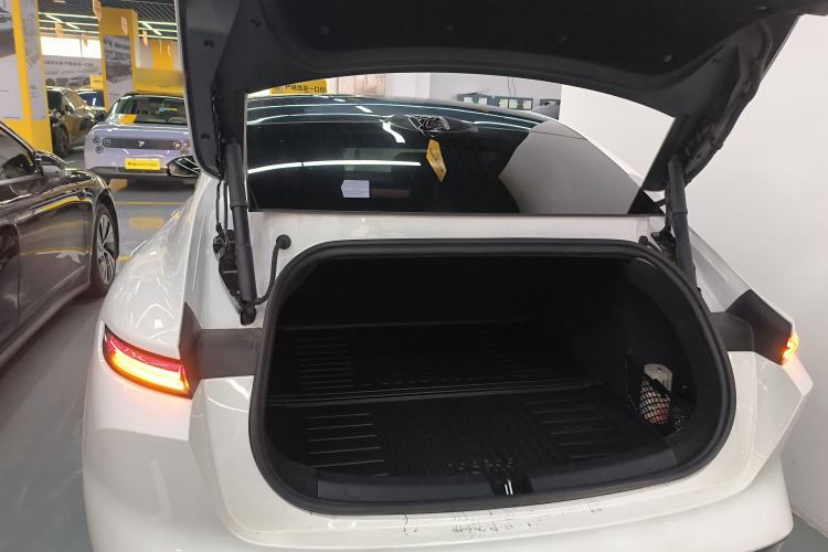 Used Nio ET5 2024 75 kWh Trunk