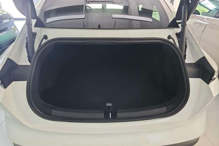 Used Nio ET5 2024 75 kWh Trunk