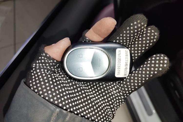 Used Nio ET5 2024 75 kWh Vehicle Key