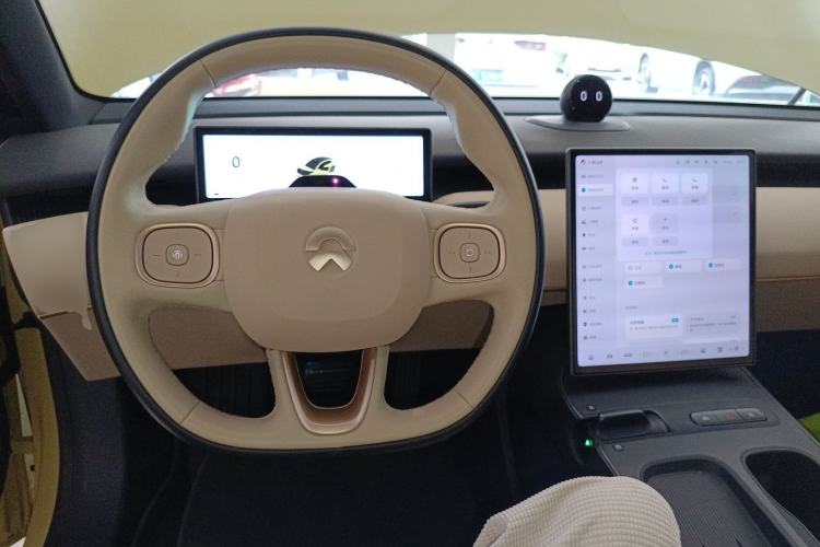 Used Nio ET5 2024 75 kWh Center Console