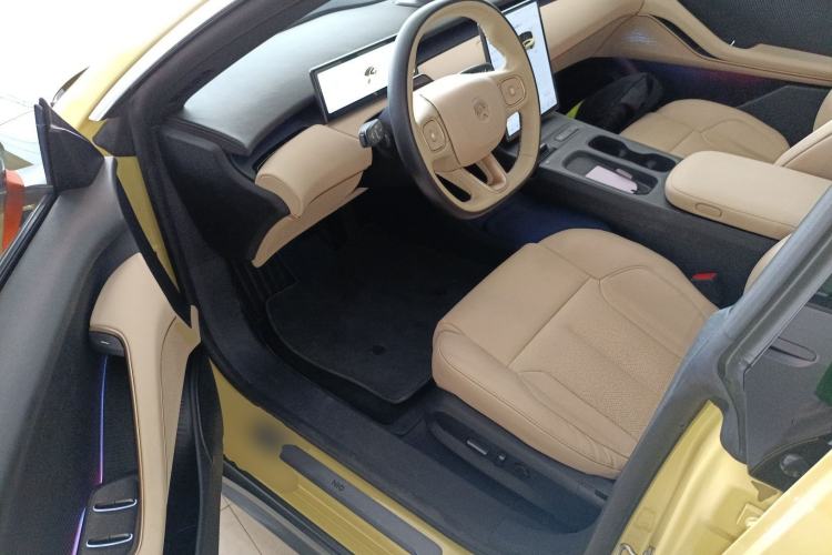 Used Nio ET5 2024 75 kWh Driver Seat