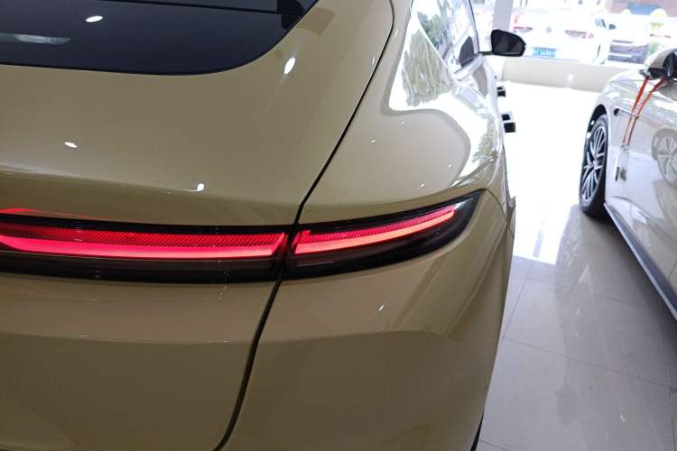 Used Nio ET5 2024 75 kWh Exterior 1