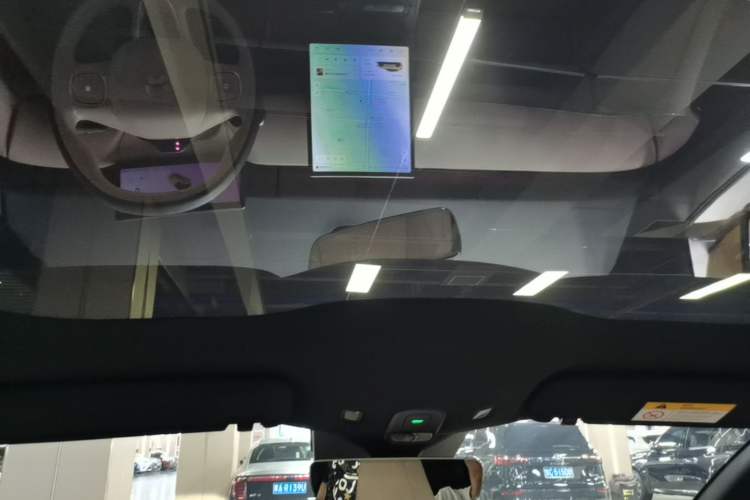 Used Nio ET5 2024 75 kWh Headliner
