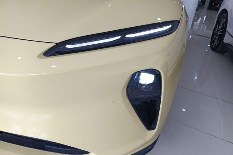 Used Nio ET5 2024 75 kWh Left Front Headlight