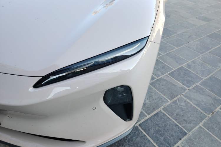 Used Nio ET5 2024 75 kWh Left Front Headlight