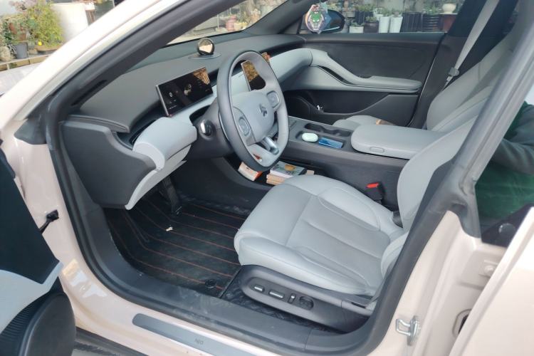 Used Nio ET5 2024 75 kWh Left Front Seat