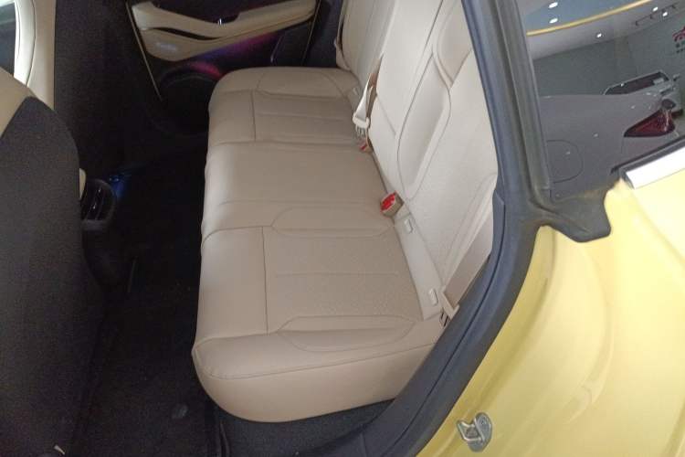 Used Nio ET5 2024 75 kWh Left Rear Seat