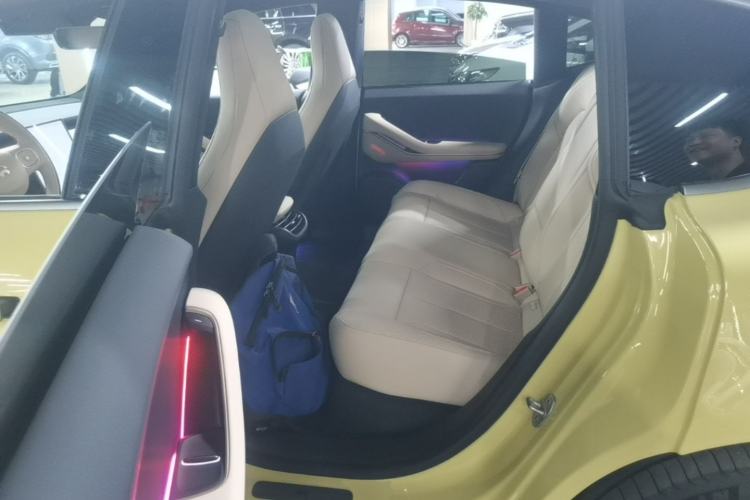 Used Nio ET5 2024 75 kWh Left Rear Seat
