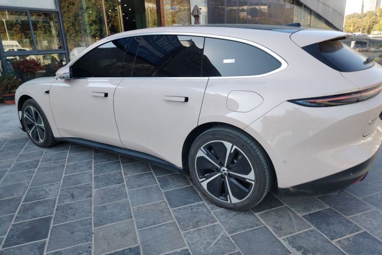 Used Nio ET5 2024 75 kWh Left Side