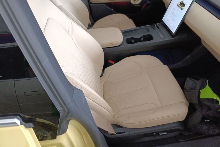 Used Nio ET5 2024 75 kWh Right Front Seat